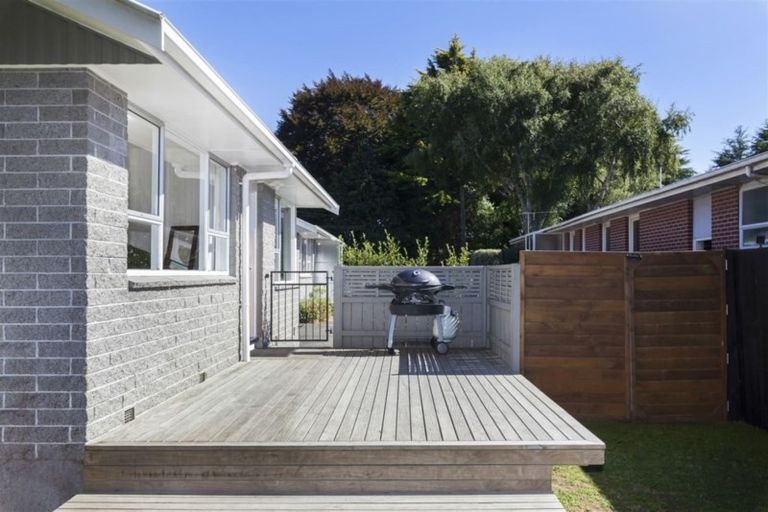 Photo of property in 96b Crofton Road, Harewood, Christchurch, 8051