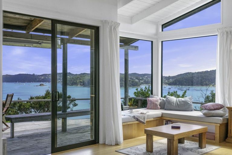 Photo of property in 200 Te Wahapu Road, Russell, 0272