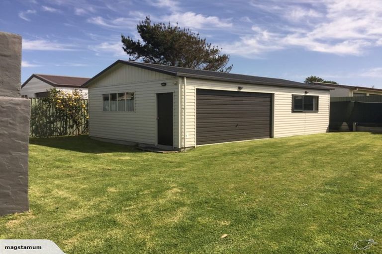 Photo of property in 12 Muapoko Street, Himatangi Beach, Foxton, 4891