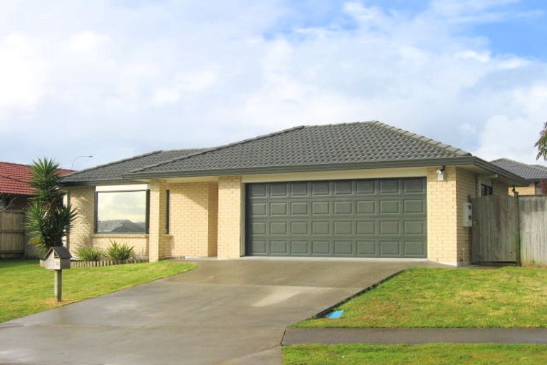 Photo of property in 18 Caragh Place, East Tamaki, Auckland, 2016