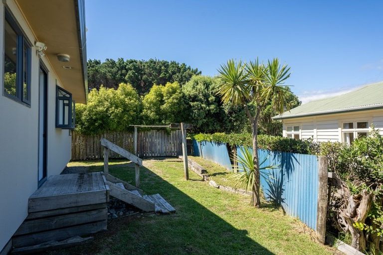 Photo of property in 4 The Avenue, Otaki Beach, Otaki, 5512