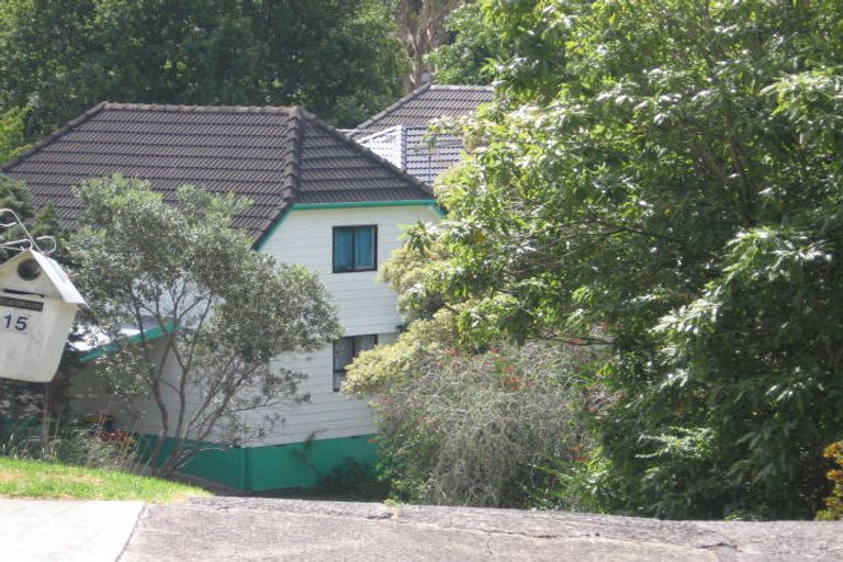 Photo of property in 1/15 Ayton Drive, Totara Vale, Auckland, 0629