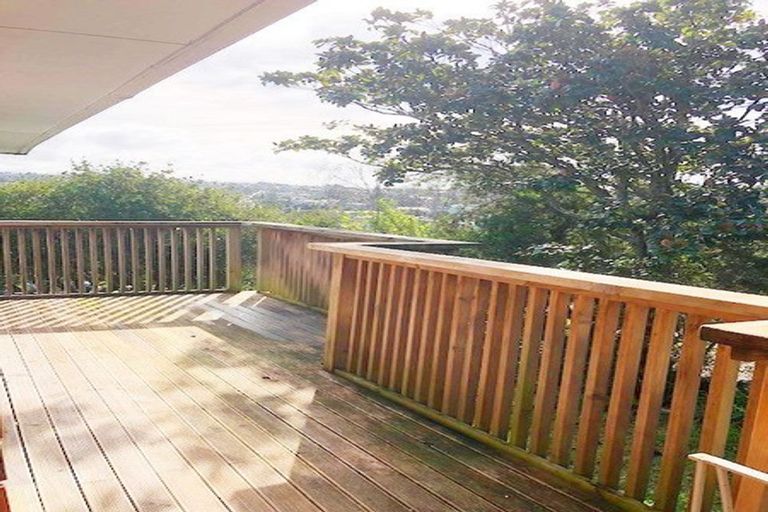 Photo of property in 1/99 Archers Road, Hillcrest, Auckland, 0629