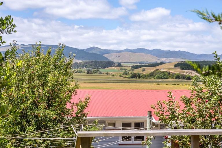 Photo of property in 24 Whangaimoana Beach Road, Whangaimoana, Featherston, 5772