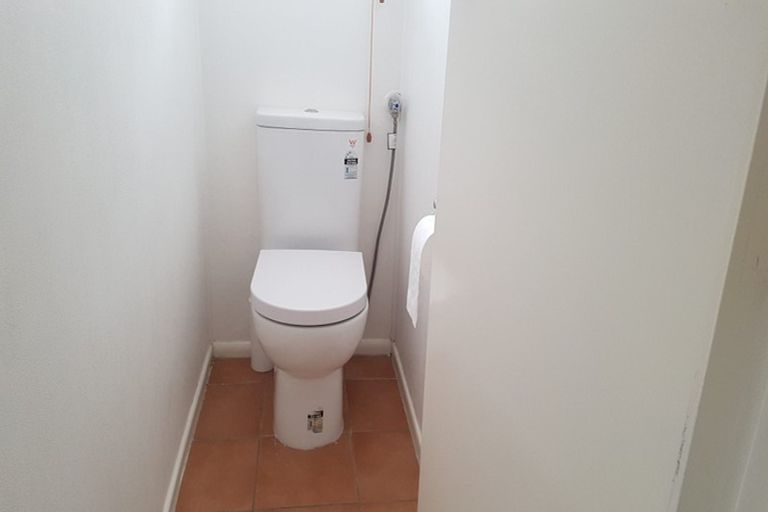 Photo of property in 5 Crockett Lane, Henderson, Auckland, 0610