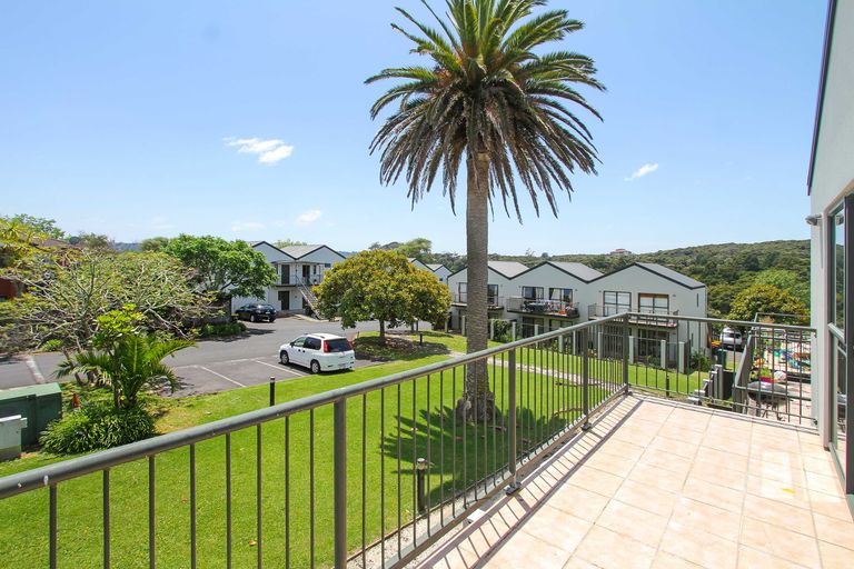 Photo of property in Norfolk Pines, 2/437b Albany Highway, Albany, Auckland, 0632