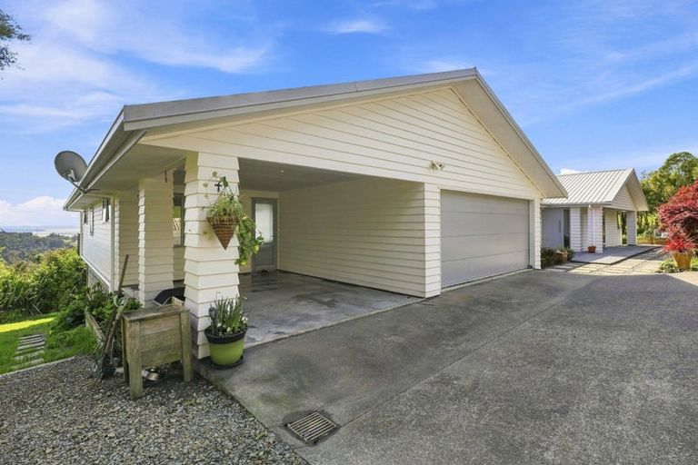 Photo of property in 136 Pinchgut Road, Kaukapakapa, 0873