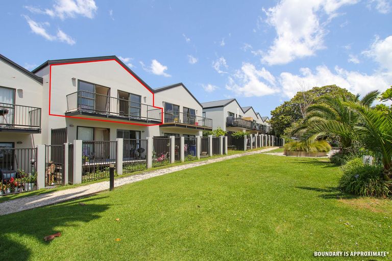 Photo of property in Norfolk Pines, 2/437b Albany Highway, Albany, Auckland, 0632