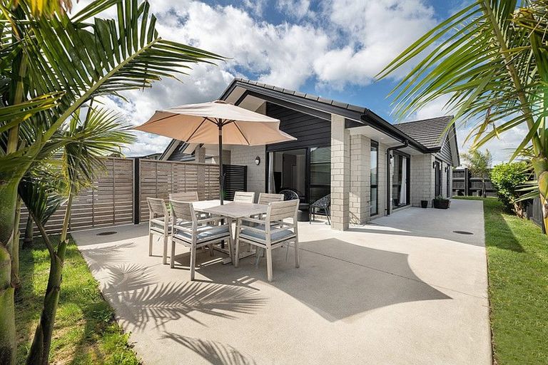 Photo of property in 114 Palm Springs Boulevard, Papamoa Beach, Papamoa, 3118