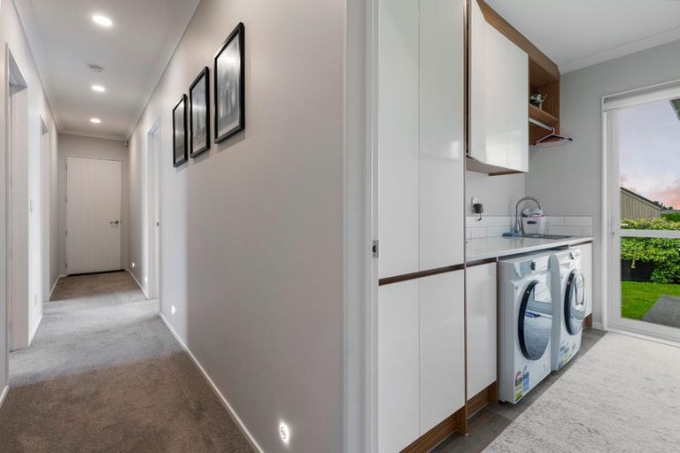 Photo of property in 8 Gemscott Crescent, Huapai, Kumeu, 0810