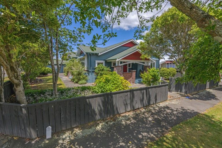 Photo of property in 24 Argyle Avenue, Takaro, Palmerston North, 4410