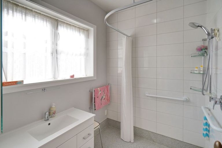 Photo of property in 27 Jollie Street, Linwood, Christchurch, 8062