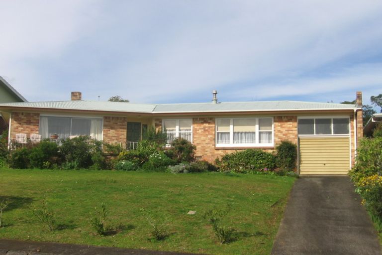 Photo of property in 5 Gibbs Crescent, Red Hill, Papakura, 2110