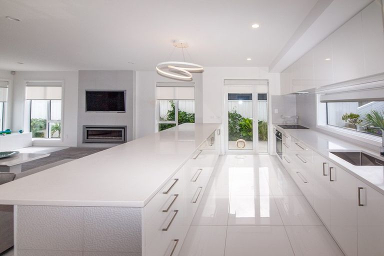 Photo of property in 5 Farnworth Terrace, Churton Park, Wellington, 6037