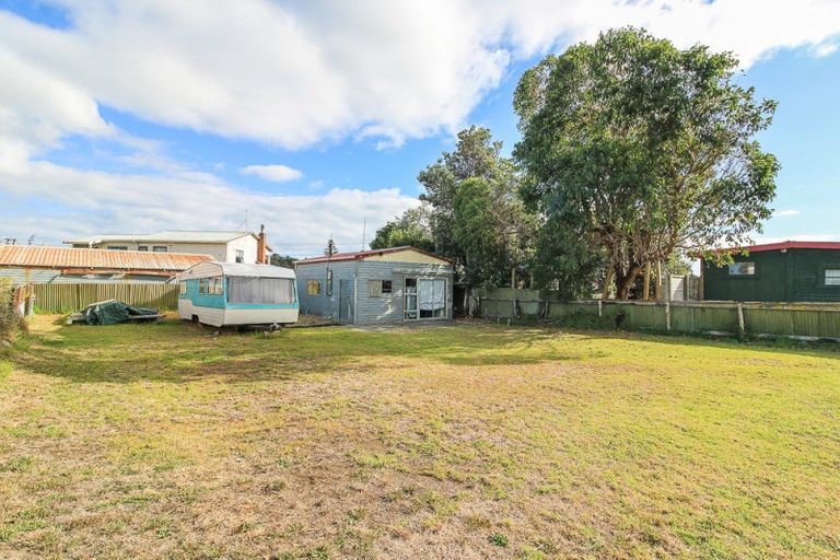 Photo of property in 66 Pratt Avenue, Foxton Beach, Foxton, 4815