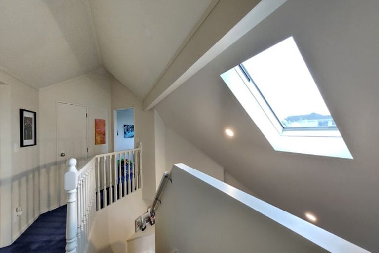 Photo of property in 8a Countess Close, Maupuia, Wellington, 6022