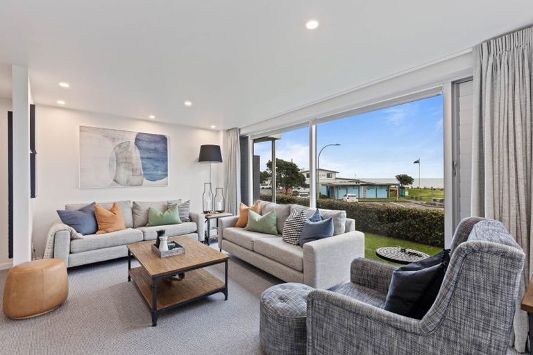 Photo of property in Weekeston Apartments, 2 Nobs Line, Strandon, New Plymouth, 4312