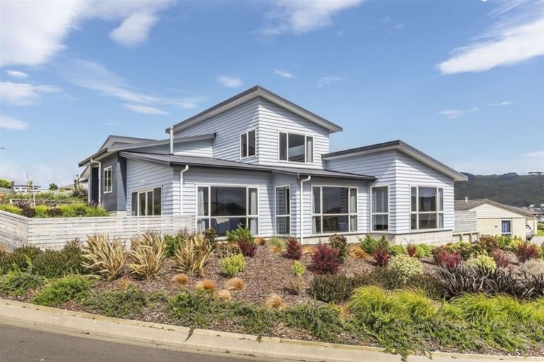 Photo of property in 7 Sue Dow Lane, Aotea, Porirua, 5024