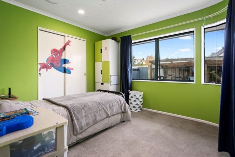 Photo of property in 33 Little John Drive, Bellevue, Tauranga, 3110