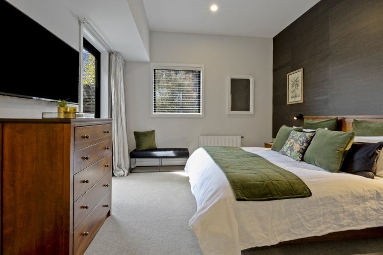 Photo of property in 14 Kerrera Lane, Jacks Point, Queenstown, 9371