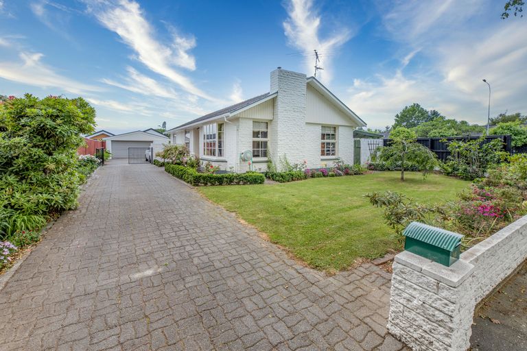 Photo of property in 14 Ramore Place, Redwood, Christchurch, 8051