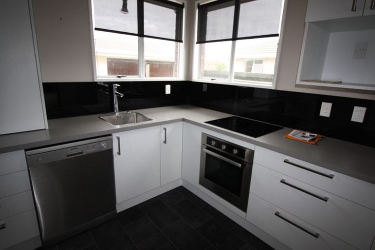 Photo of property in 12 Raglan Avenue, Cloverlea, Palmerston North, 4412