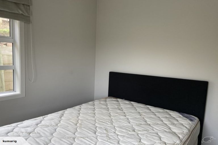 Photo of property in 124 Amesbury Drive, Churton Park, Wellington, 6037