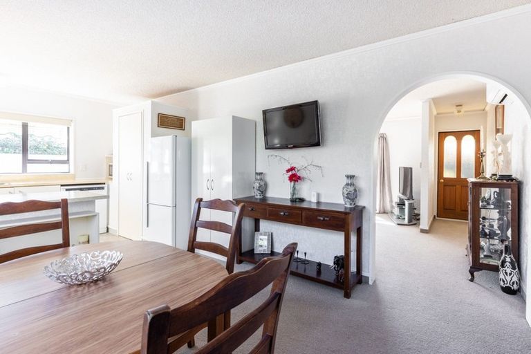 Photo of property in 2/64 Guppy Road, Greenmeadows, Napier, 4112