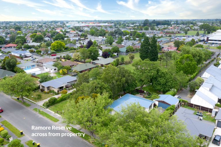 Photo of property in 14 Ramore Place, Redwood, Christchurch, 8051