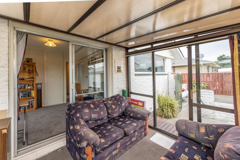 Photo of property in 14 Ramore Place, Redwood, Christchurch, 8051