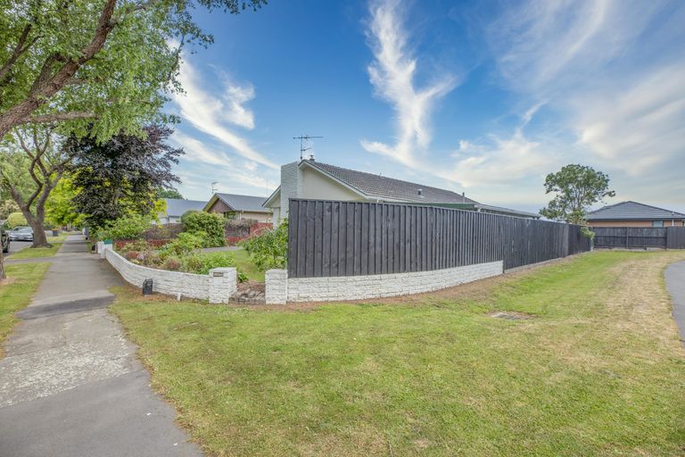 Photo of property in 14 Ramore Place, Redwood, Christchurch, 8051