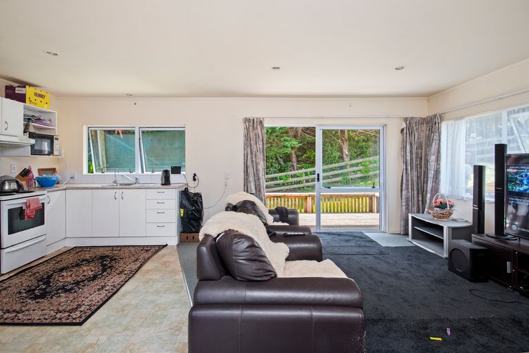 Photo of property in 104a Collingwood Road, Waiuku, 2123