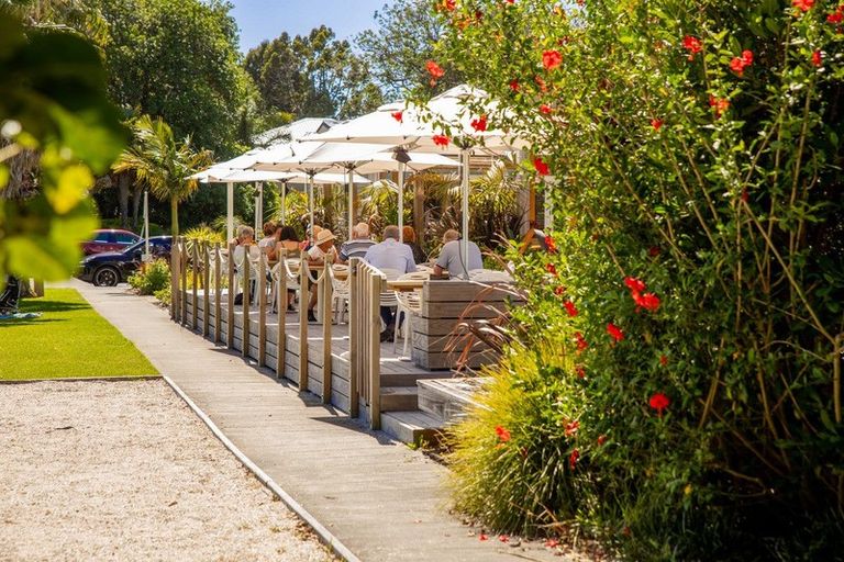 Photo of property in 168 Eaves Bush Parade, Orewa, 0931