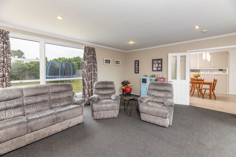 Photo of property in 349 Burwood Road, Burwood, Christchurch, 8083