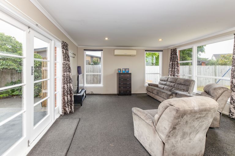 Photo of property in 349 Burwood Road, Burwood, Christchurch, 8083