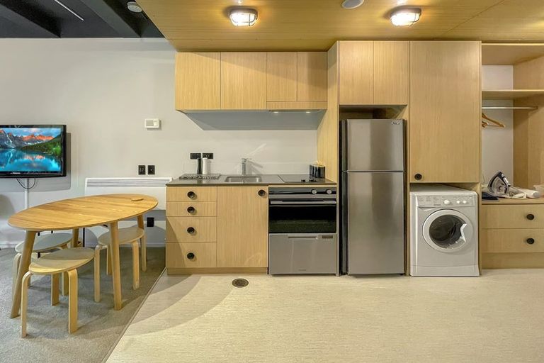 Photo of property in Vedado Apartments, 107/41 Hopper Street, Mount Cook, Wellington, 6011