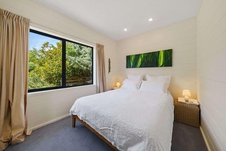 Photo of property in 12 Hawkins Drive, Martinborough, 5711