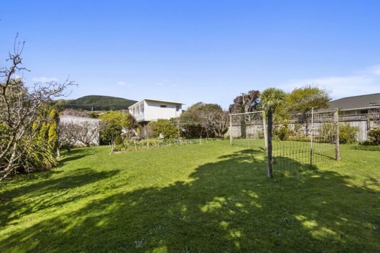 Photo of property in 23 Findlay Street, Tawa, Wellington, 5028