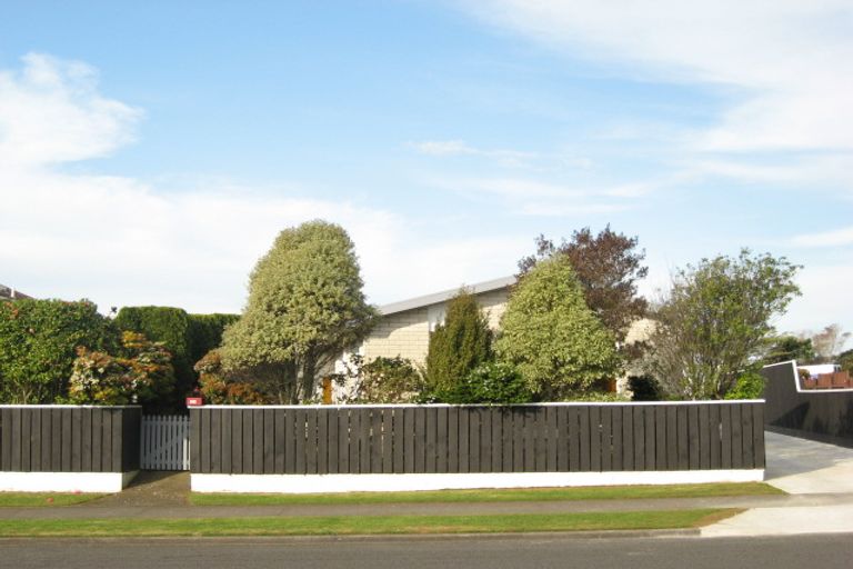 Photo of property in 124 Heta Road, Highlands Park, New Plymouth, 4312