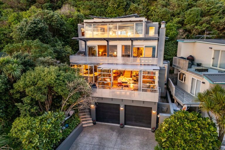 Photo of property in 80 Moana Road, Plimmerton, Porirua, 5026