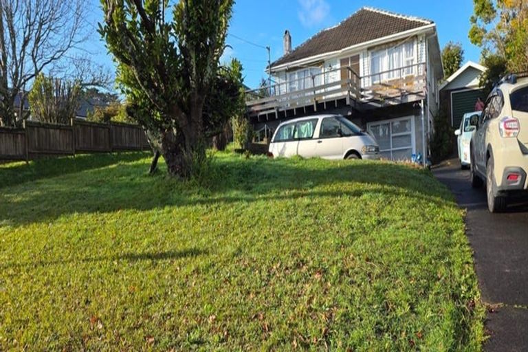 Photo of property in 44 Cliff View Drive, Green Bay, Auckland, 0604