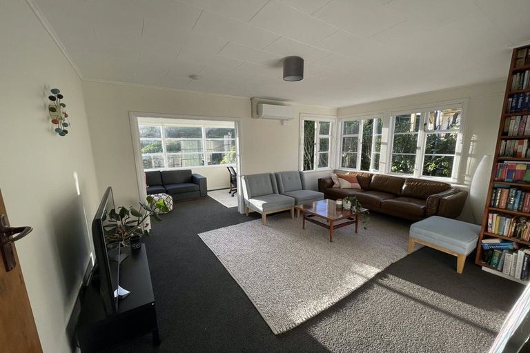 Photo of property in 20 Victory Avenue, Karori, Wellington, 6012