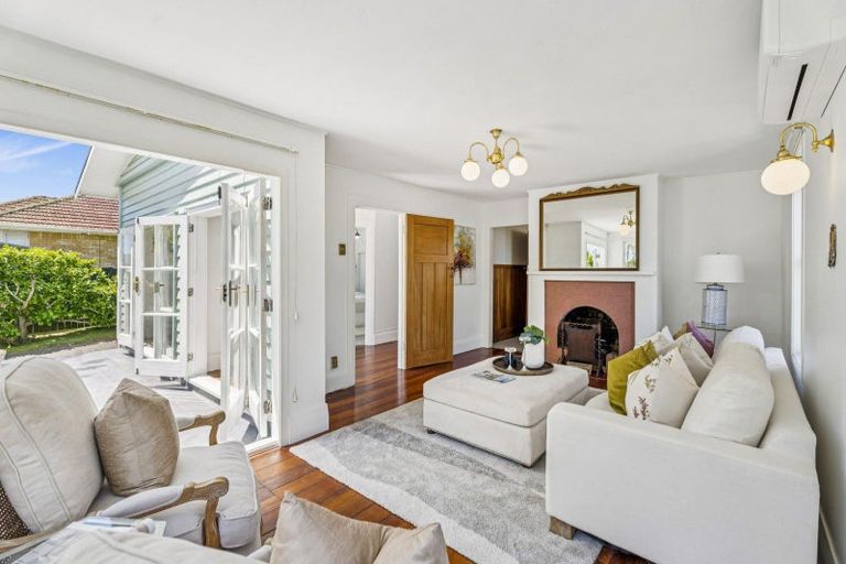 Photo of property in 1/61 Mcintyre Road, Mangere Bridge, Auckland, 2022