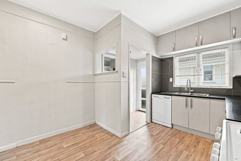 Photo of property in 8b Frank Hewitt Street, Pukekohe, 2120