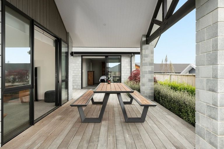 Photo of property in 101 Puhirake Crescent, Pyes Pa, Tauranga, 3112