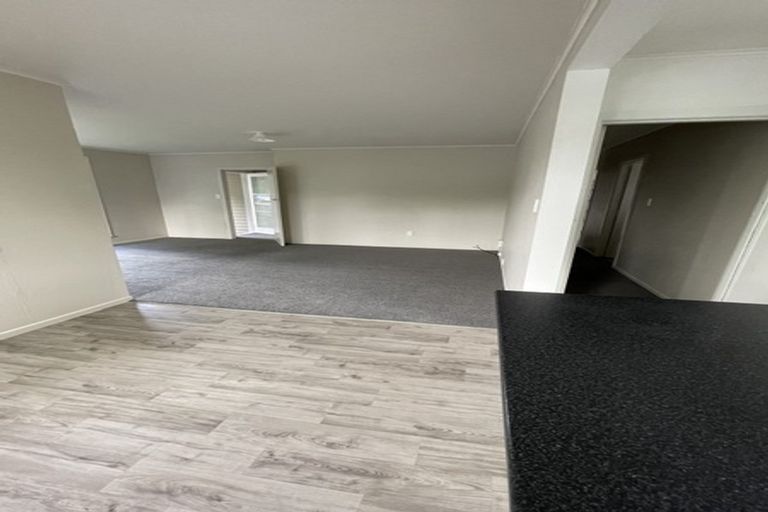 Photo of property in 4 Aronui Terrace, Kelston, Auckland, 0602