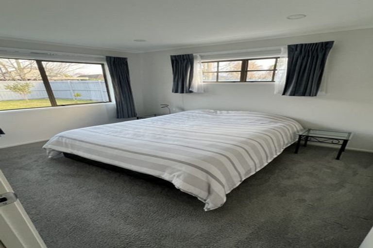 Photo of property in 26 Donzella Place, Conifer Grove, Takanini, 2112