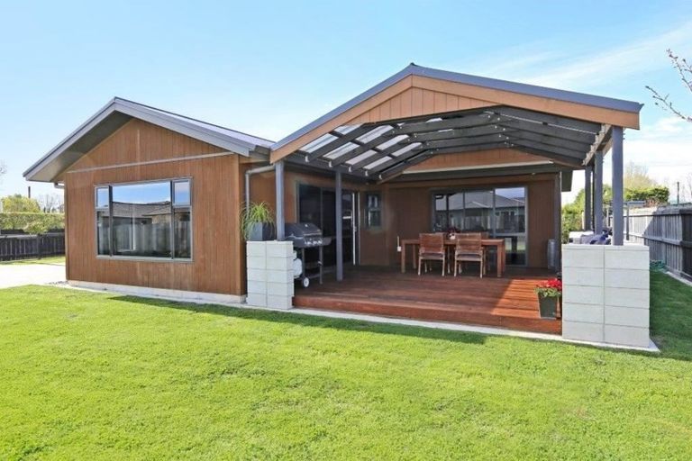 Photo of property in 1 Waitaha Place, Clive, 4102