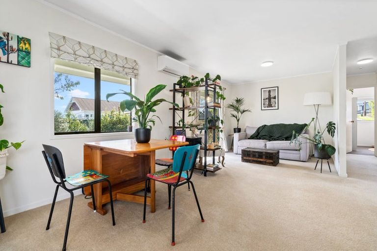 Photo of property in 1/37 View Road, Henderson, Auckland, 0612