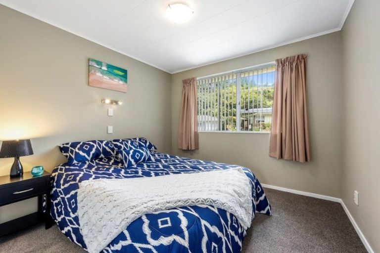 Photo of property in 218 Major Drive, Kelson, Lower Hutt, 5010